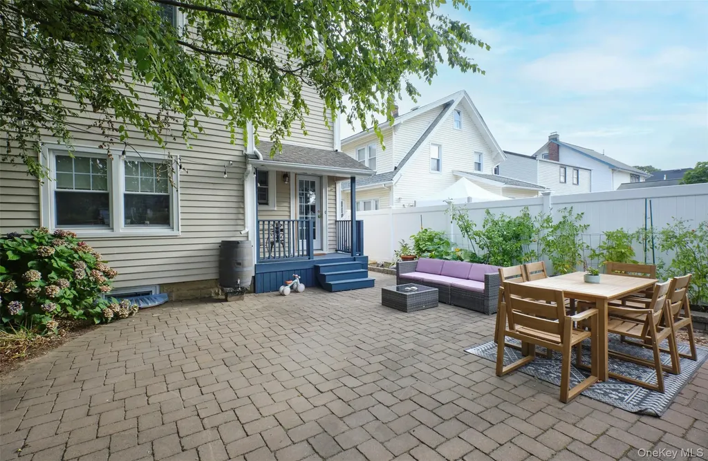 80 Oak Street Lynbrook NY 11563