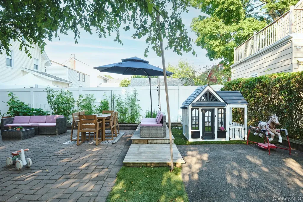 80 Oak Street Lynbrook NY 11563