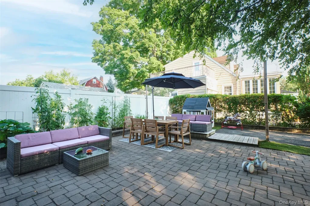 80 Oak Street Lynbrook NY 11563