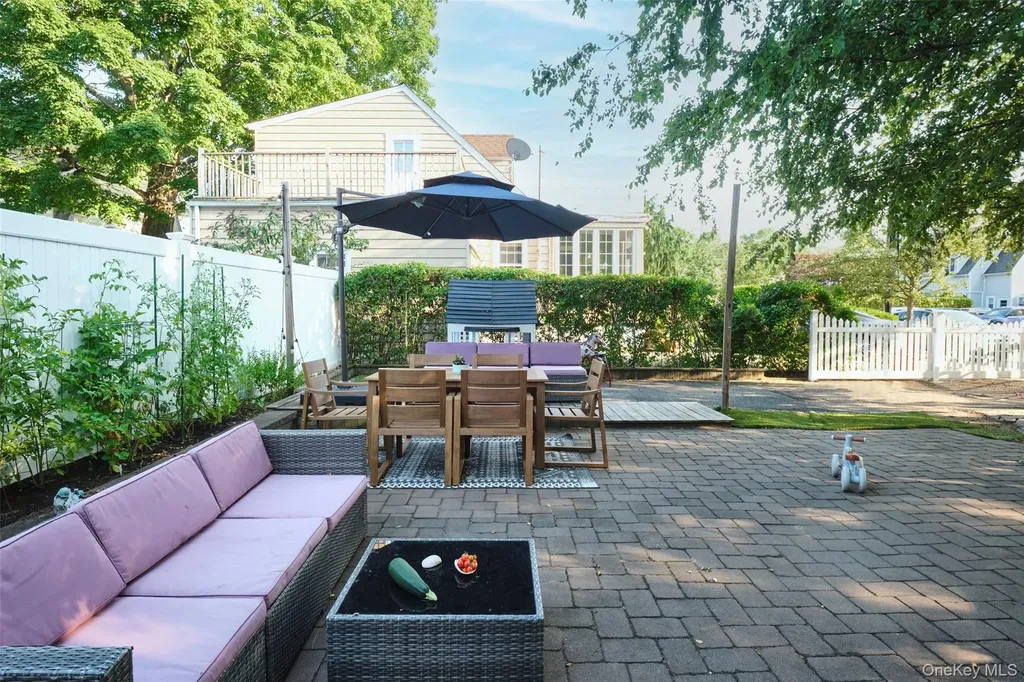 80 Oak Street Lynbrook NY 11563