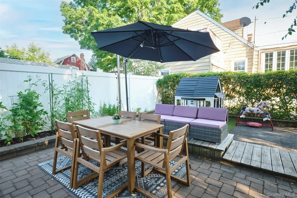 80 Oak Street Lynbrook NY 11563