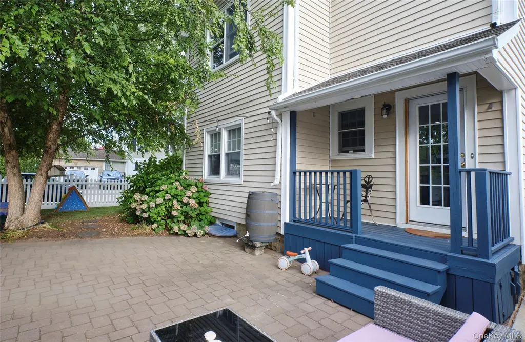 80 Oak Street Lynbrook NY 11563
