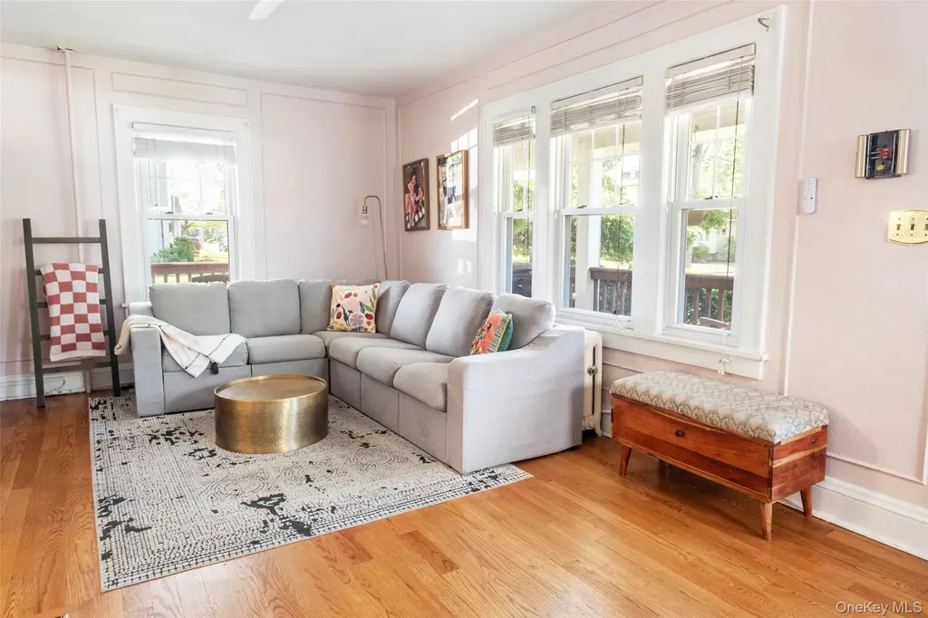80 Oak Street Lynbrook NY 11563