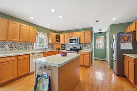 165 Creamery Pond Road Sugar Loaf NY 10918