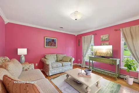 165 Creamery Pond Road Sugar Loaf NY 10918