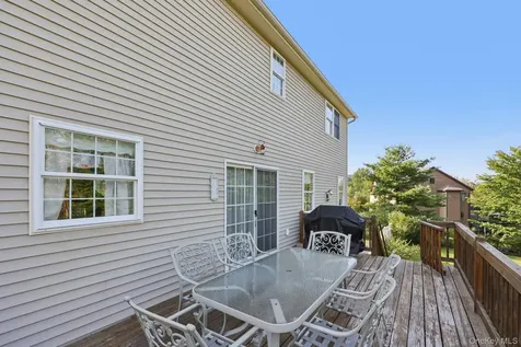 165 Creamery Pond Road Sugar Loaf NY 10918