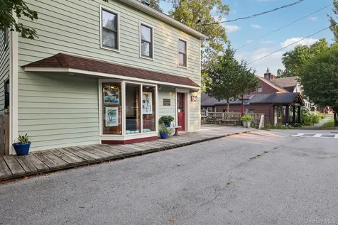 165 Creamery Pond Road Sugar Loaf NY 10918