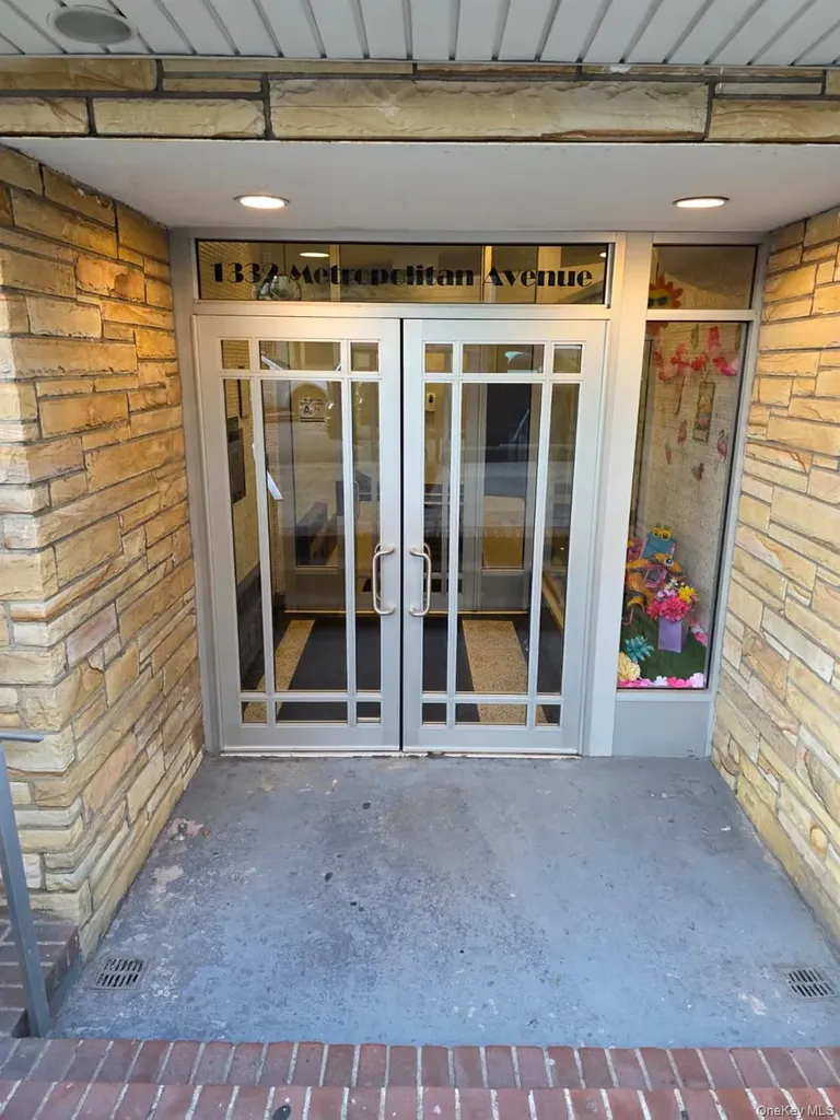 1332 Metropolitan Avenue Bronx NY 10462