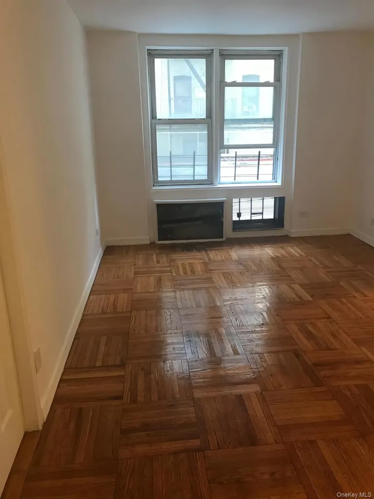 1332 Metropolitan Avenue Bronx NY 10462