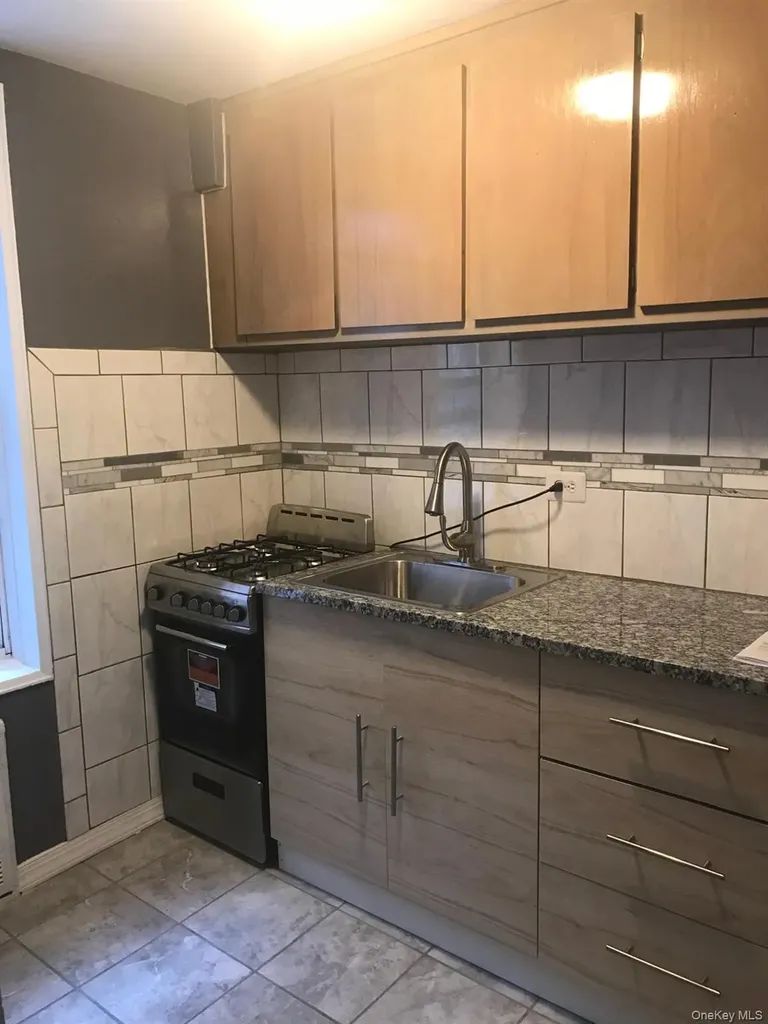 1332 Metropolitan Avenue Bronx NY 10462