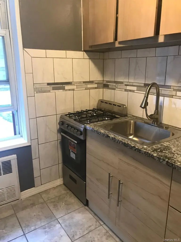 1332 Metropolitan Avenue Bronx NY 10462