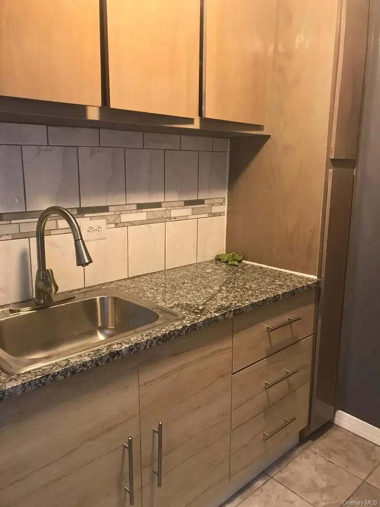 1332 Metropolitan Avenue Bronx NY 10462
