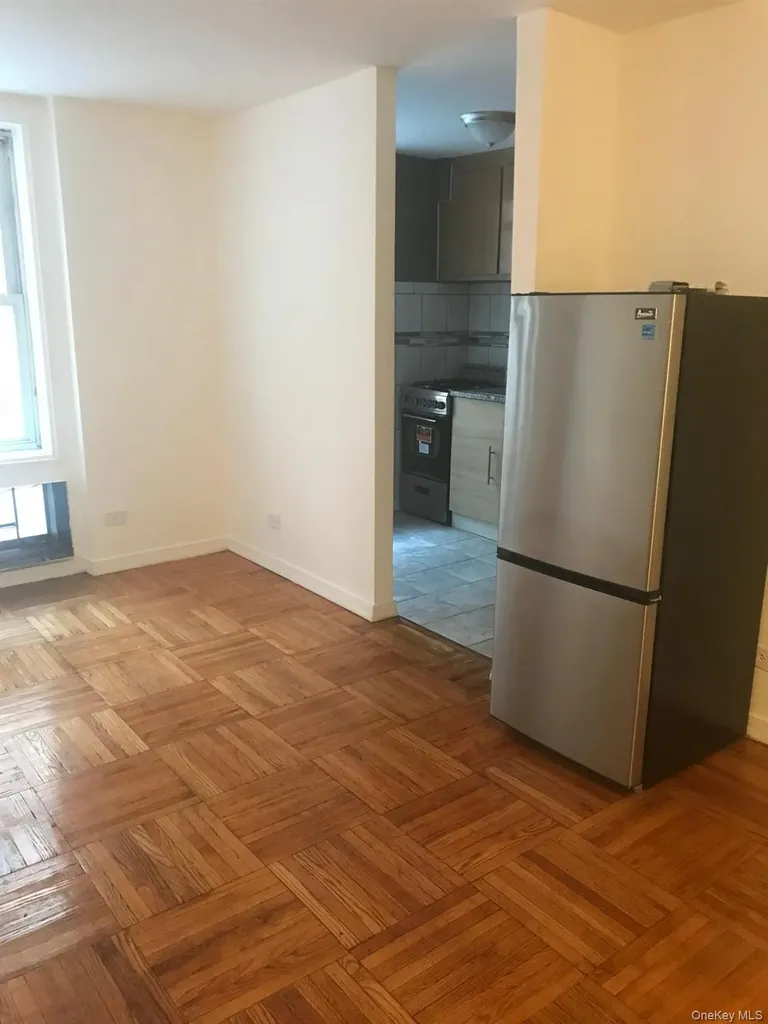 1332 Metropolitan Avenue Bronx NY 10462