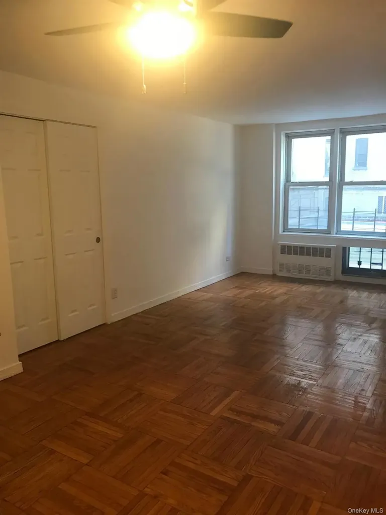 1332 Metropolitan Avenue Bronx NY 10462
