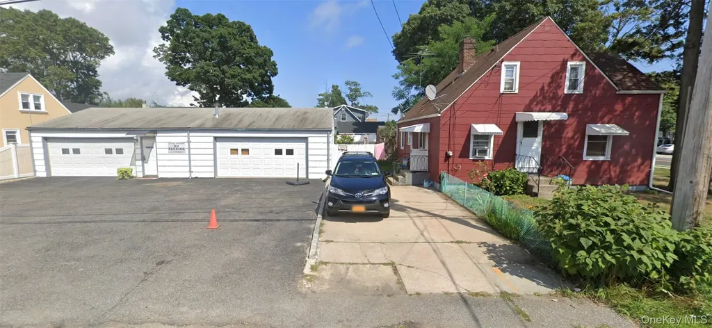 225 Oak Street Copiague NY 11726