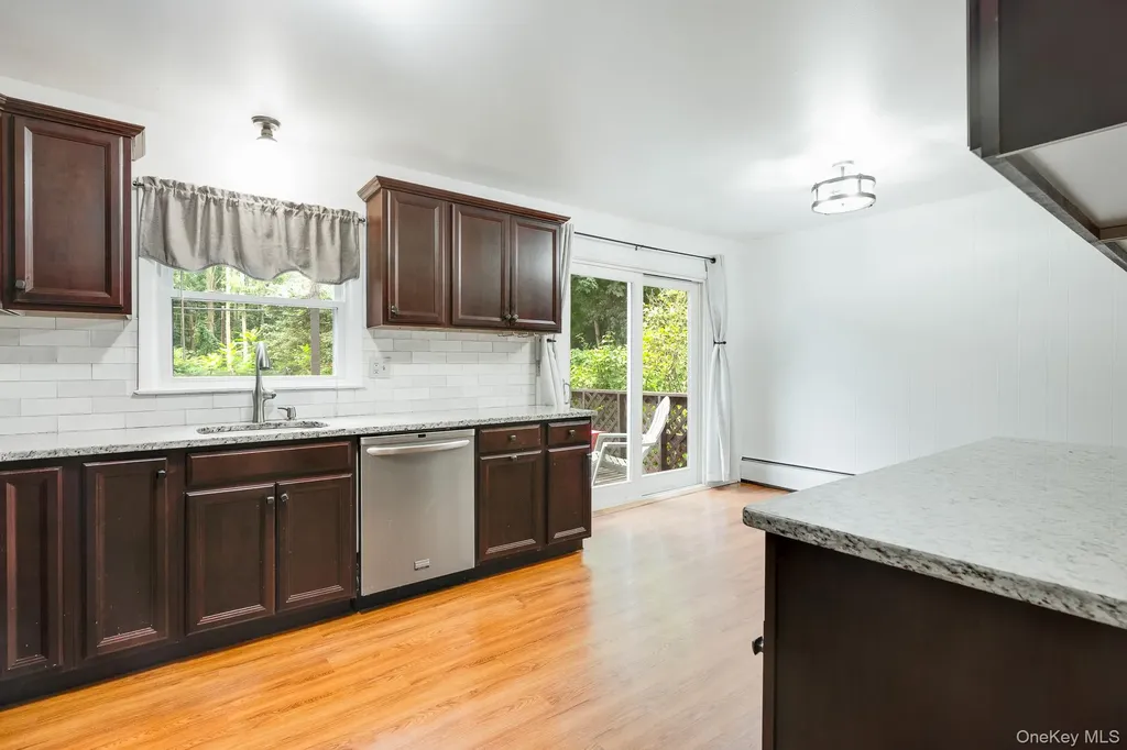 2 Oriole Drive Poughkeepsie NY 12601
