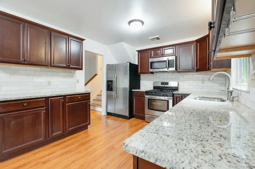 2 Oriole Drive Poughkeepsie NY 12601