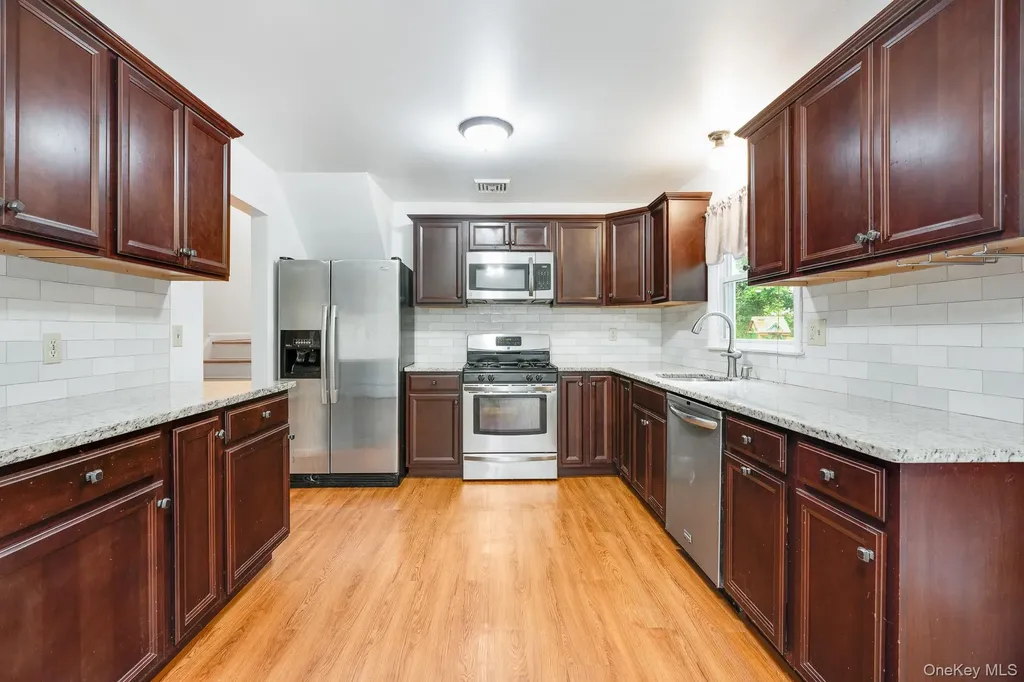 2 Oriole Drive Poughkeepsie NY 12601