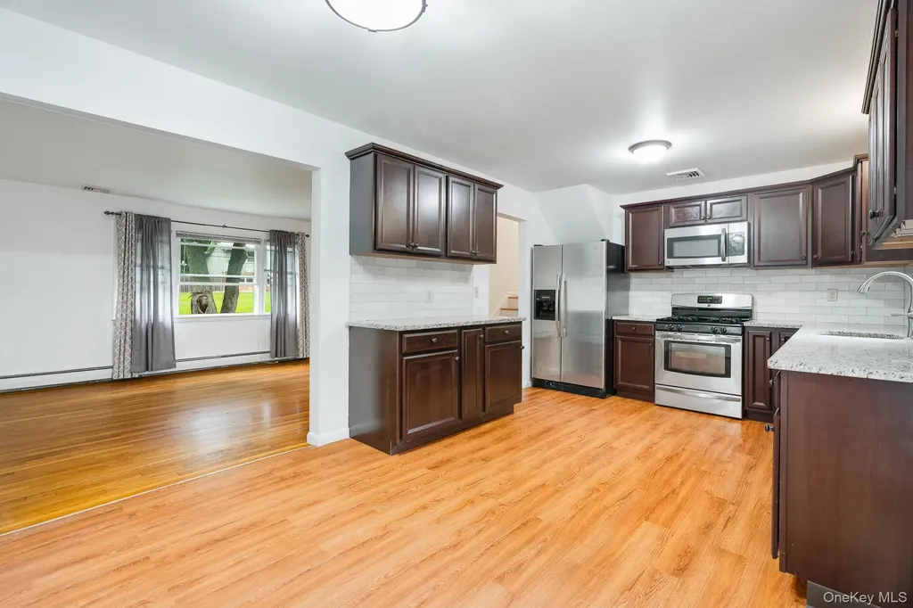 2 Oriole Drive Poughkeepsie NY 12601