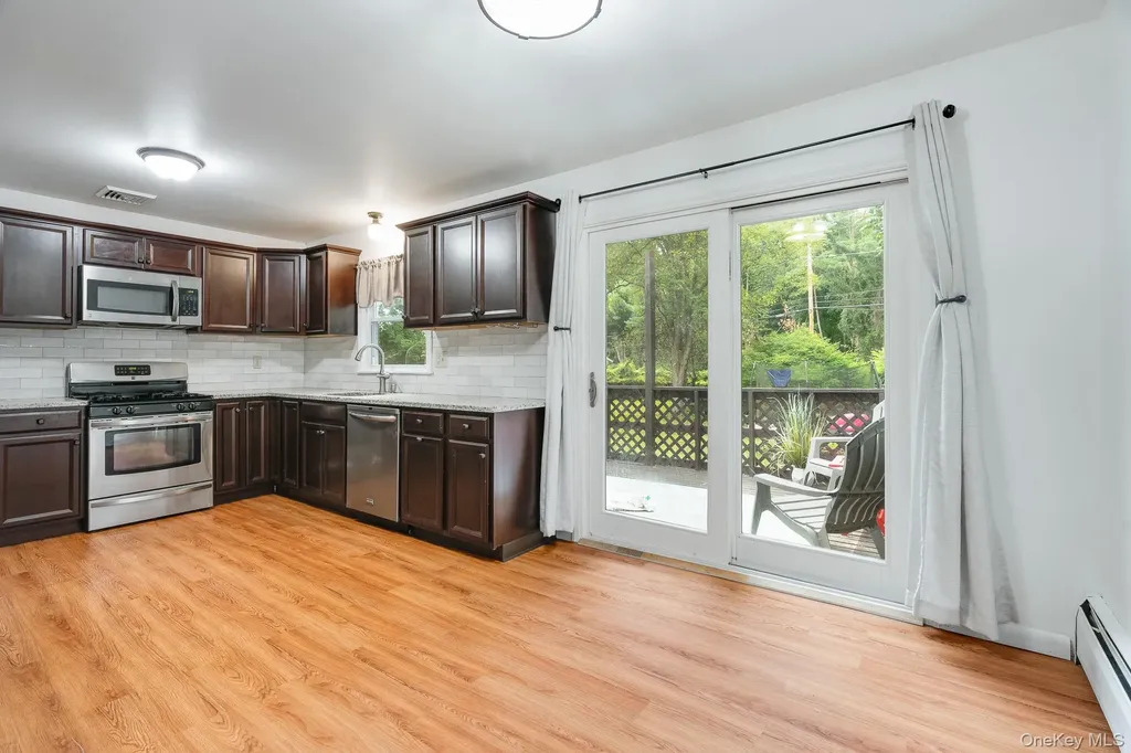 2 Oriole Drive Poughkeepsie NY 12601
