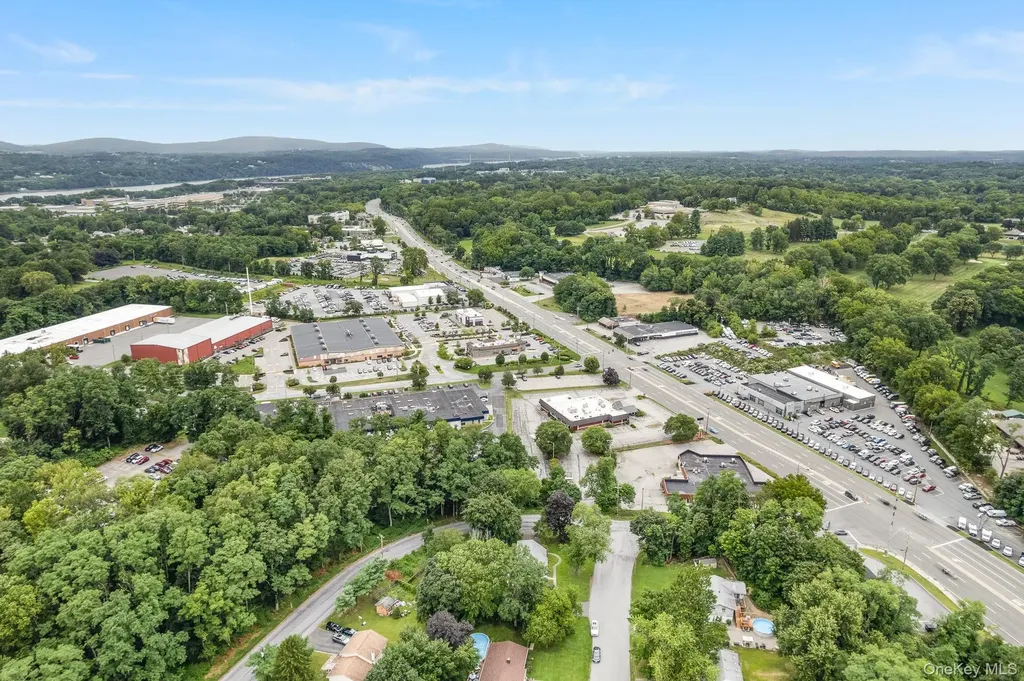 2 Oriole Drive Poughkeepsie NY 12601