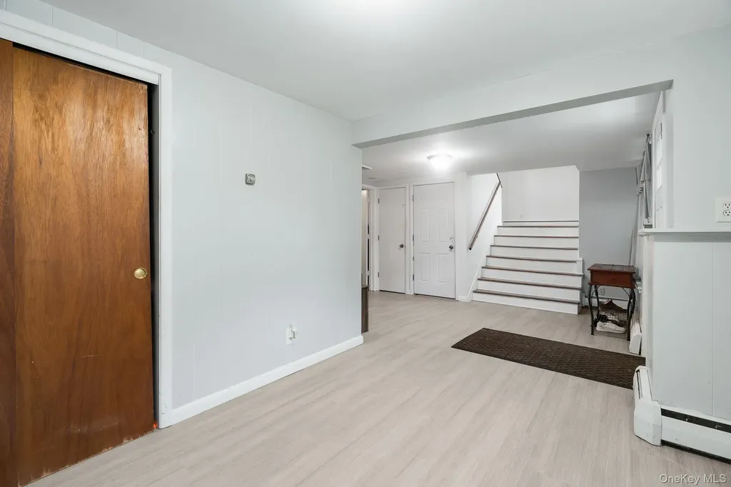 2 Oriole Drive Poughkeepsie NY 12601