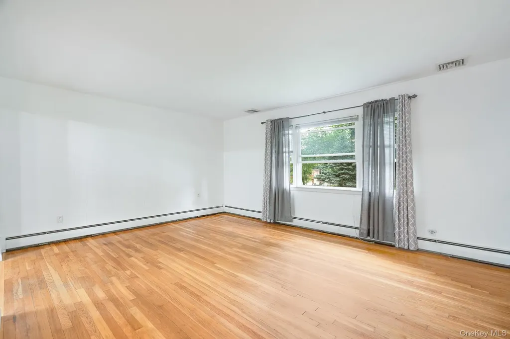 2 Oriole Drive Poughkeepsie NY 12601
