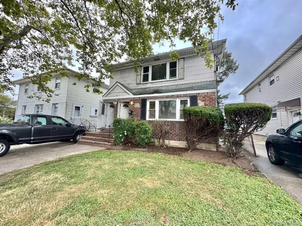 425-427 Front Street Hempstead NY 11550