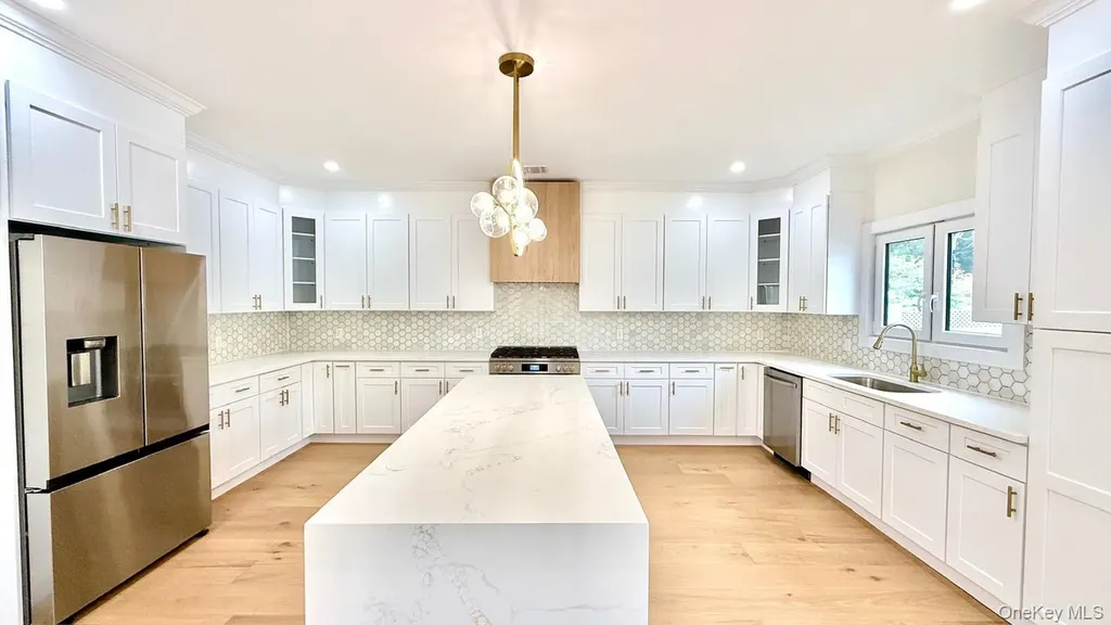 60 Periwinkle Road Levittown NY 11756