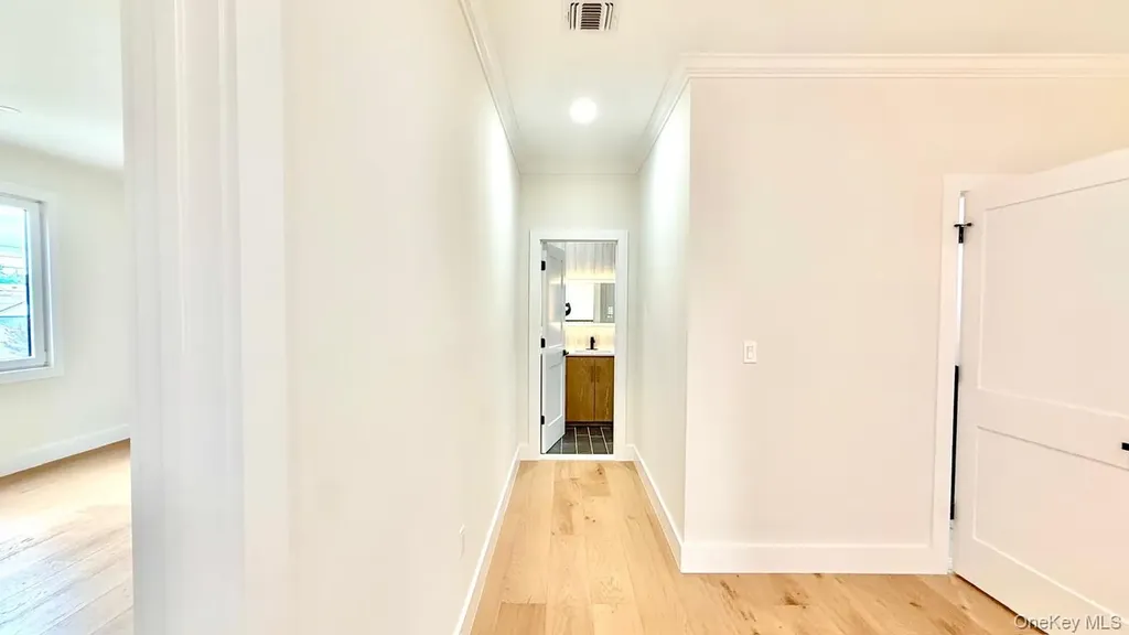 60 Periwinkle Road Levittown NY 11756
