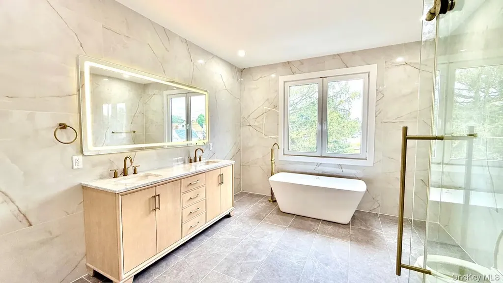 60 Periwinkle Road Levittown NY 11756