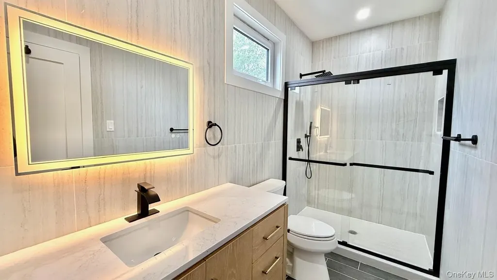 60 Periwinkle Road Levittown NY 11756