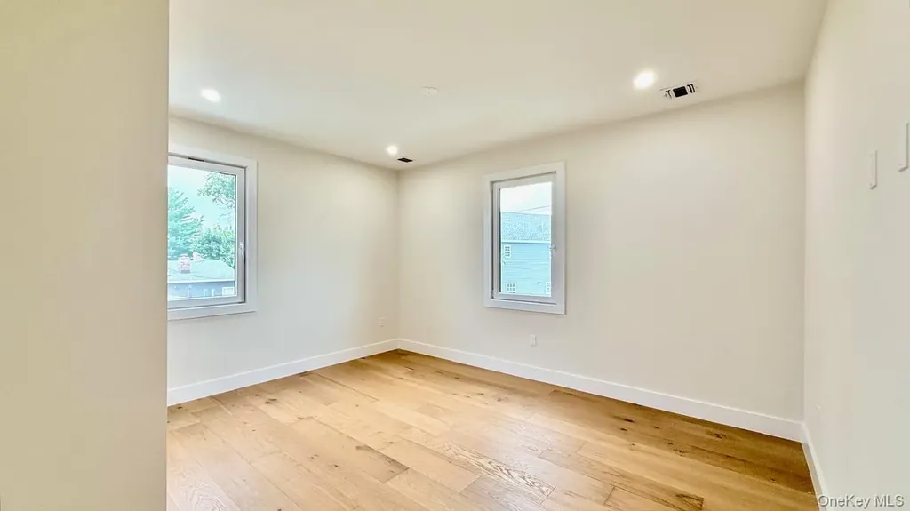 60 Periwinkle Road Levittown NY 11756