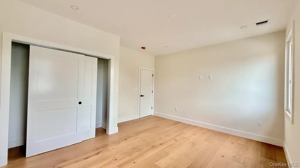 60 Periwinkle Road Levittown NY 11756
