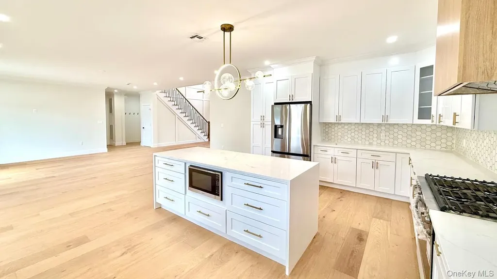 60 Periwinkle Road Levittown NY 11756