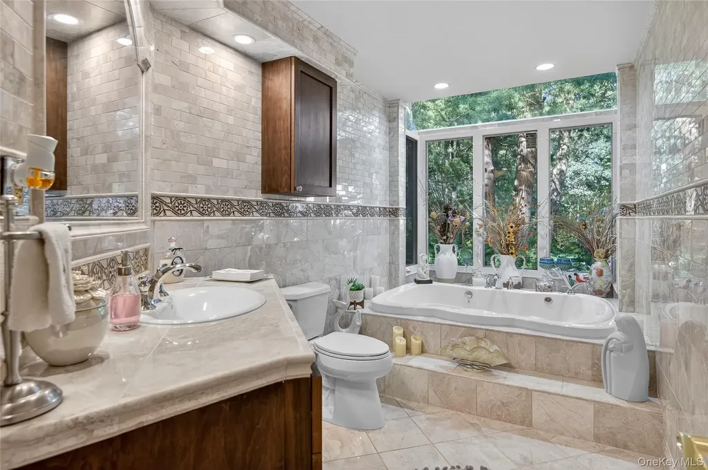 18 Roundtree Drive Melville NY 11747