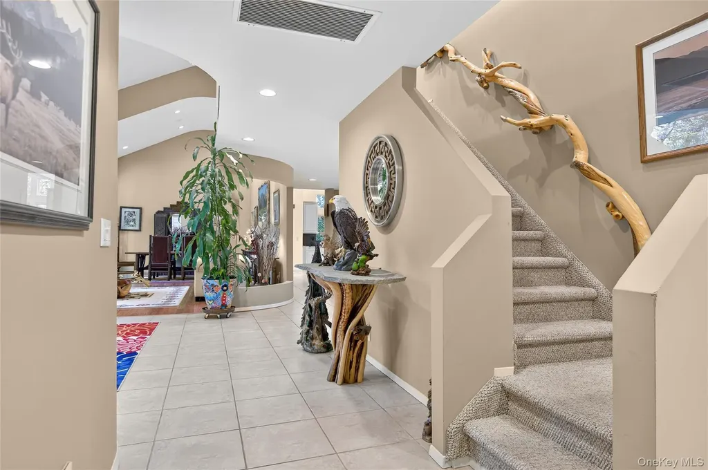 18 Roundtree Drive Melville NY 11747