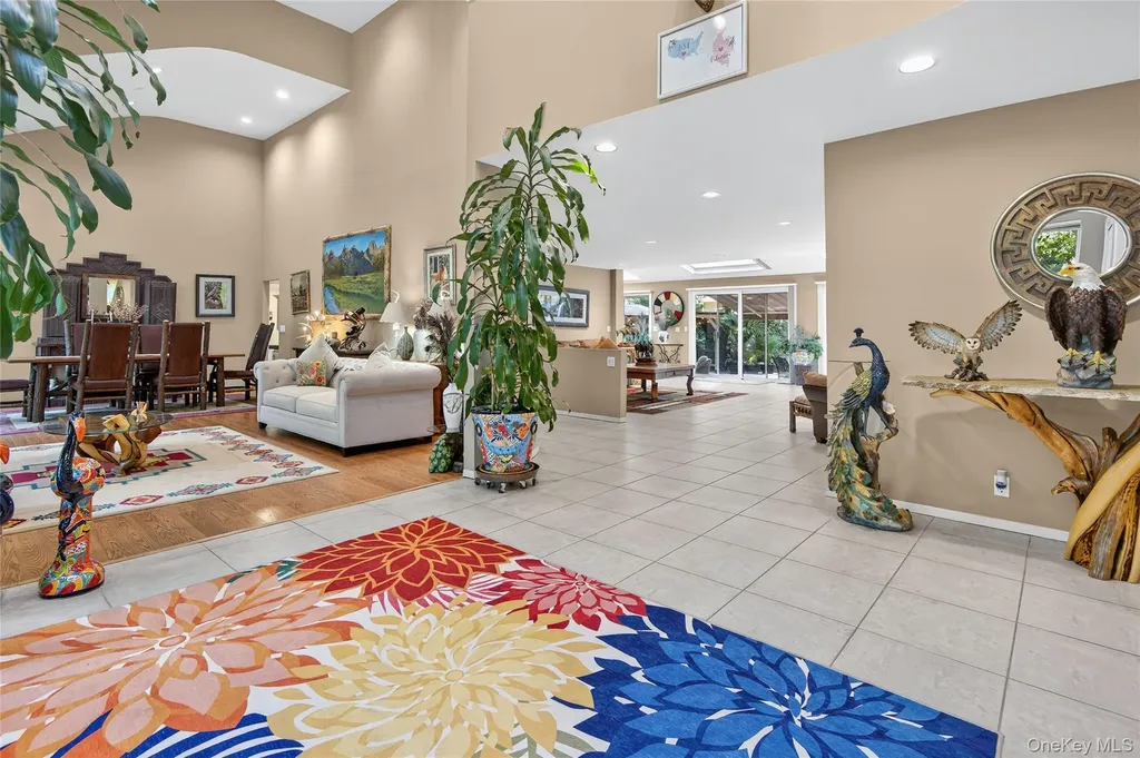 18 Roundtree Drive Melville NY 11747