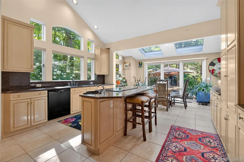 18 Roundtree Drive Melville NY 11747