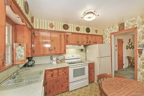 1914 Bergen Street Bellmore NY 11710