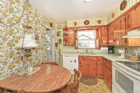 1914 Bergen Street Bellmore NY 11710