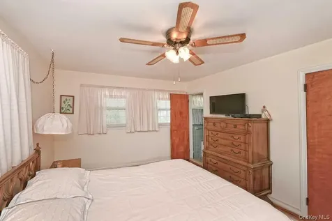 1914 Bergen Street Bellmore NY 11710