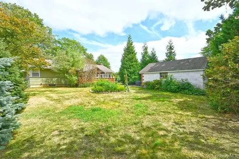 1914 Bergen Street Bellmore NY 11710