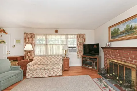 1914 Bergen Street Bellmore NY 11710