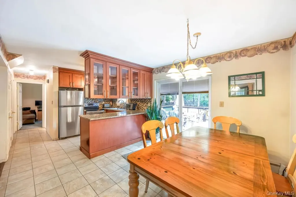38 Pond Lane Ridge NY 11961