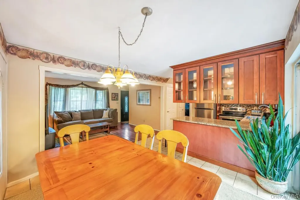 38 Pond Lane Ridge NY 11961