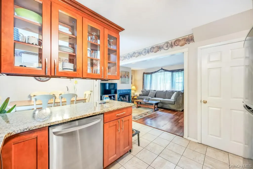 38 Pond Lane Ridge NY 11961
