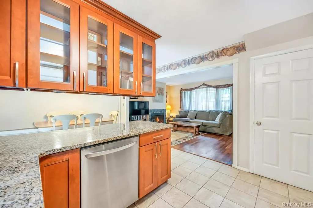 38 Pond Lane Ridge NY 11961