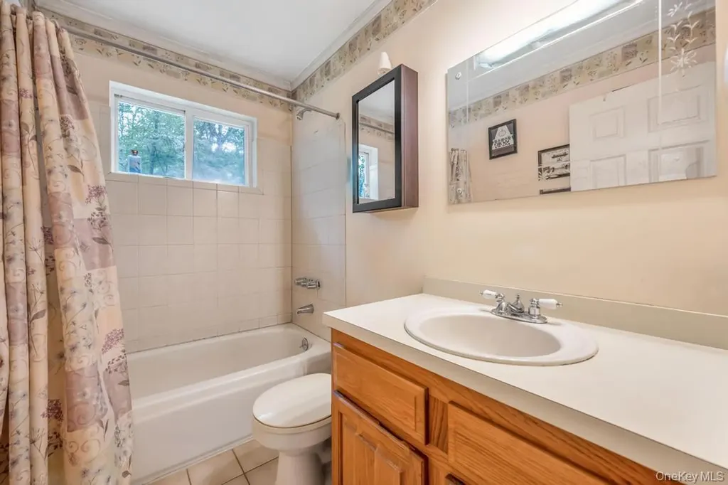 38 Pond Lane Ridge NY 11961
