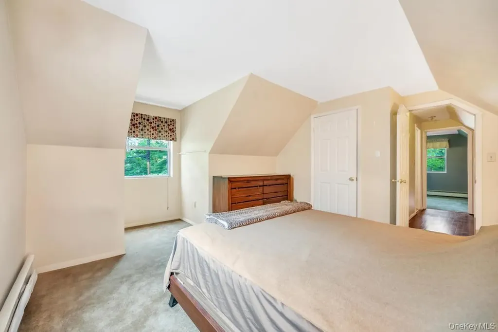 38 Pond Lane Ridge NY 11961